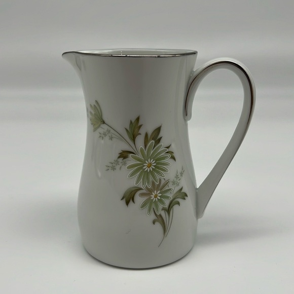 Noritake Soroya 6853 small pitcher Creamer Light Green‎ Daisy Simple Pattern - Picture 1 of 7
